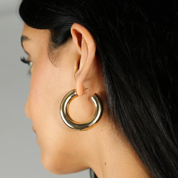 Baseline Gold Chubby Hoops - Picture 1 of 2